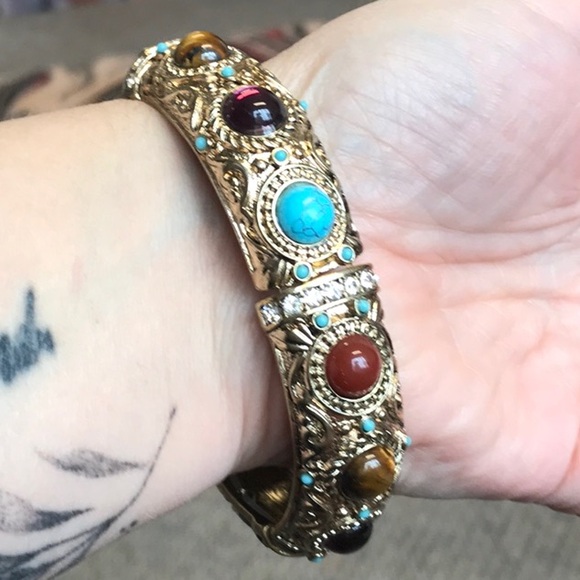 Graziano CN Stretch Bracelet Gold Tone With Faux Turquoise with Simulated Beads - Picture 9 of 9